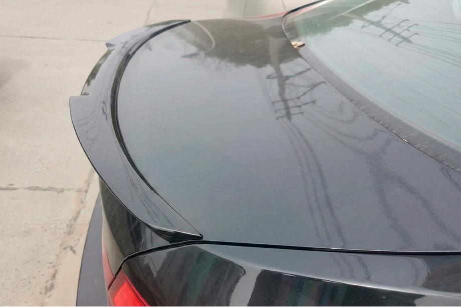 BMW 5 Series F10/F11 2010–2016 Spoiler M4-Style (für F10, Schwarz Glanz) Foto 1