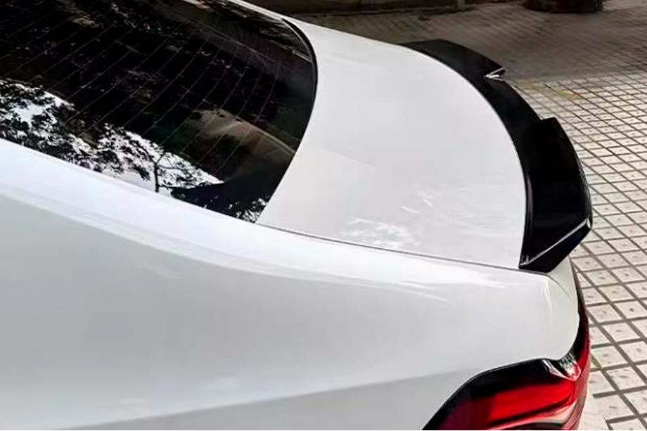 BMW 5/i5 Series G60/G60E/G61 2023- Spoiler M4-Style (Schwarz Glanz) Image