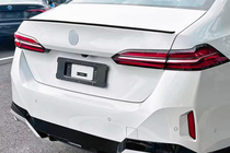 BMW 5/i5 Series G60/G60E/G61 2023- Spoiler M5-Style (Schwarz Glanz) Foto 1