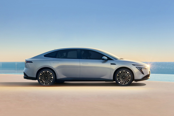 Nissan N7 im Test: Neue elektrische Fastback-Limousine