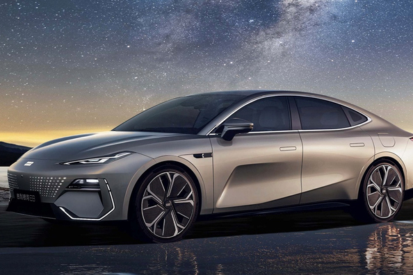 Geely Galaxy E8 Test: Technische Daten, Ausstattung und Fotos des Elektroautos