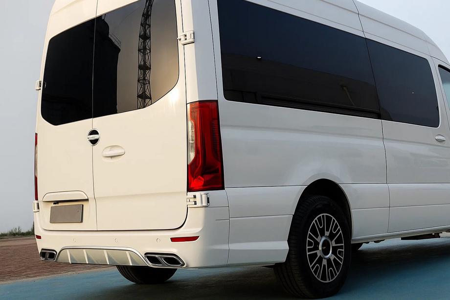 Mercedes Sprinter W907/W910 2018- AMG Heckstoßstange (für Standard-Radstand, Polypropylen) Foto 5