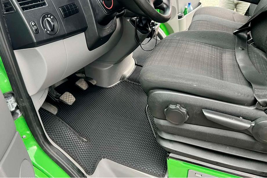 Volkswagen Crafter 2006-2016 Gummimatten Carsuit V1 (Schwarz) Image