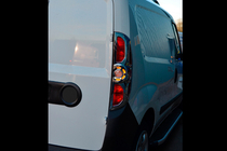 Fiat Doblo II 2010-2022 Chrom Blenden für Rückleuchten (2010-2015, 2 Stk, Kunststoff) Foto 2