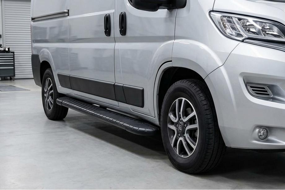 Citroen Jumper 2007-2025 Seitenschweller Bosphorus Black (2 Stk., Aluminium) Image