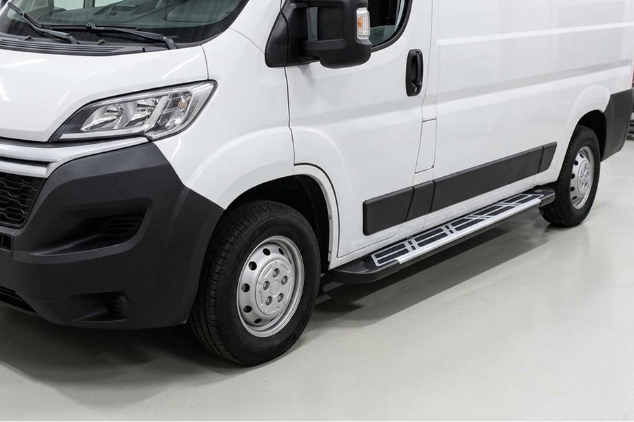 Fiat Ducato 2006-2025 Seitenschweller Sunrise (2 Stk., Aluminium) Image