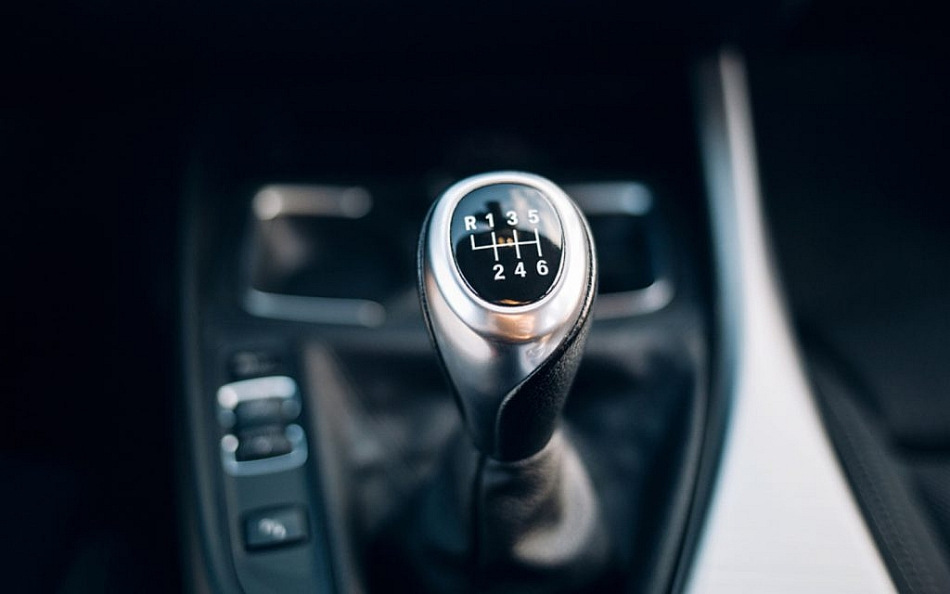 Kann ich den Schaltknauf in einem Auto austauschen?