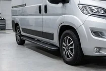 Fiat Ducato 2006-2025 Seitenschweller Bosphorus Black (2 Stk., Aluminium) Foto 1