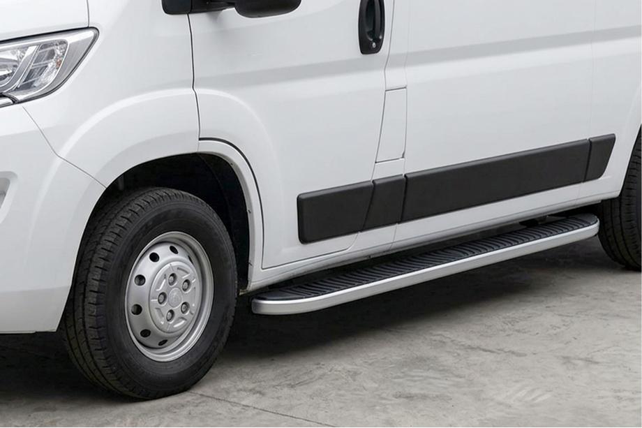 Fiat Ducato 2006-2025 Seitenschweller Tayga Grey (2 Stk., Aluminium) Image