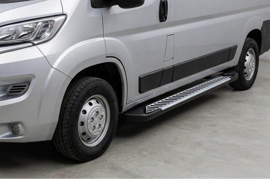 Peugeot Boxer 2006-2025 Seitenschweller Line (2 Stk., Aluminium) Image