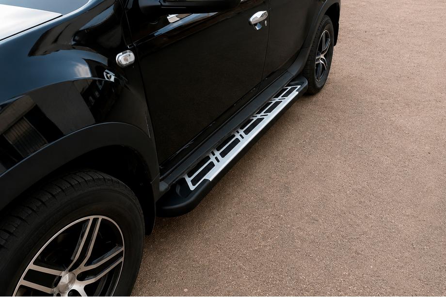 Dacia Duster 2008-2018 Seitenschweller Sunrise (2 Stk., Aluminium) Foto 1