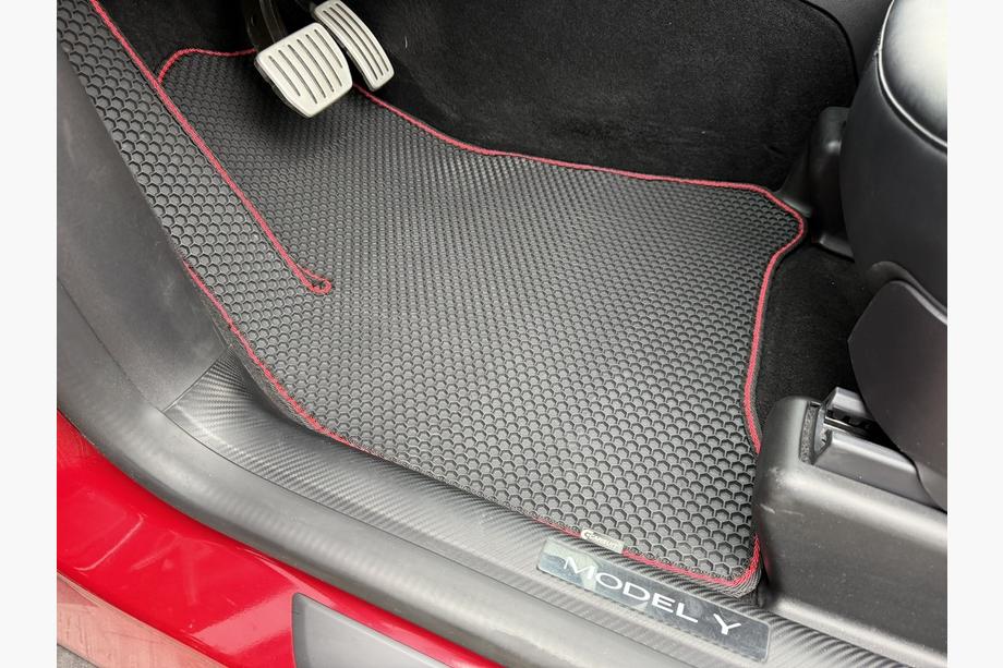 Tesla Model Y 2020- Gummimatten Carsuit (2020-2024, schwarz) Image