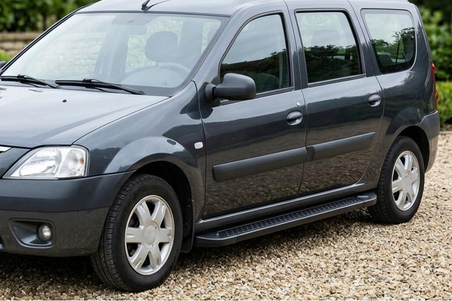 Dacia Logan MCV 2004-2014 Trittbretter Allmond Black (2 Stk., Aluminium) Image