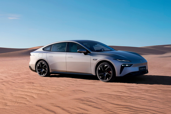 Dongfeng Eπ 007 Liftback-Rezension