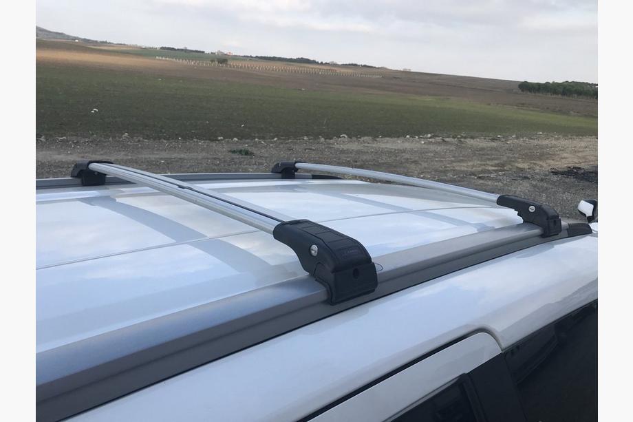 Renault Lodgy 2013-2022 Dachträger (Querträger) für integrierte Reling abschließbar WingCarrier V2 (2 Stk) Grau Foto 19