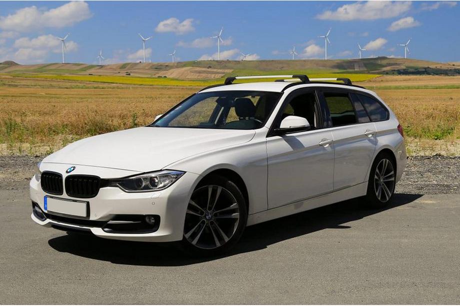 BMW 5 Series F10/F11 2010–2016 Dachträger (Querträger) für integrierte Reling abschließbar WingCarrier V2 (2 Stk) Grau Foto 1