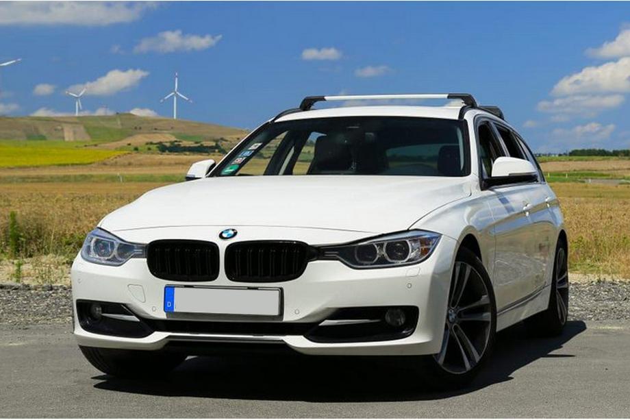BMW 5 Series F10/F11 2010–2016 Dachträger (Querträger) für integrierte Reling abschließbar WingCarrier V2 (2 Stk) Grau Foto 20
