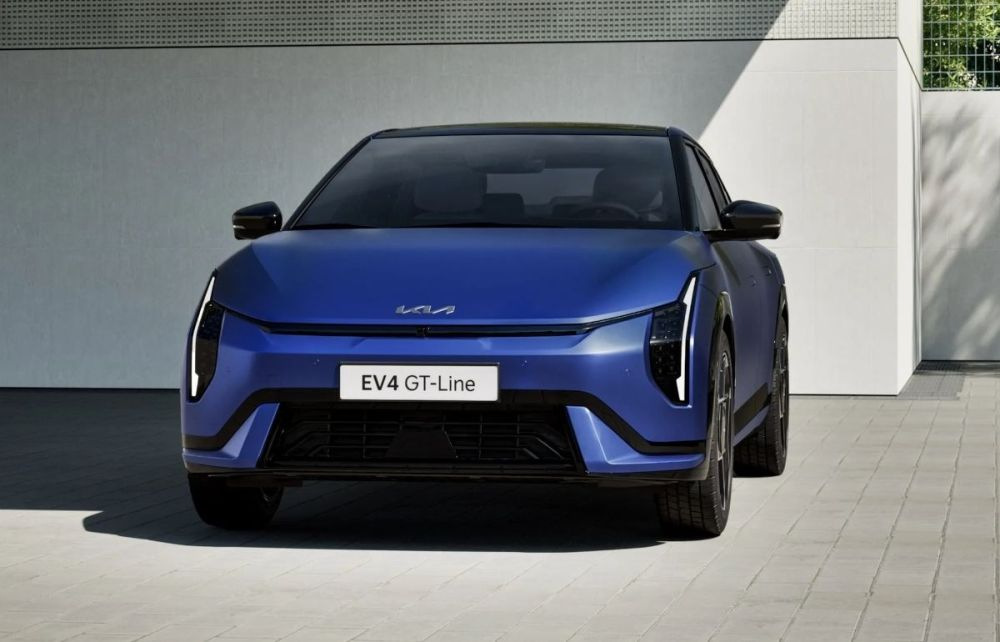 Testbericht zur Elektrolimousine Kia EV4 2025