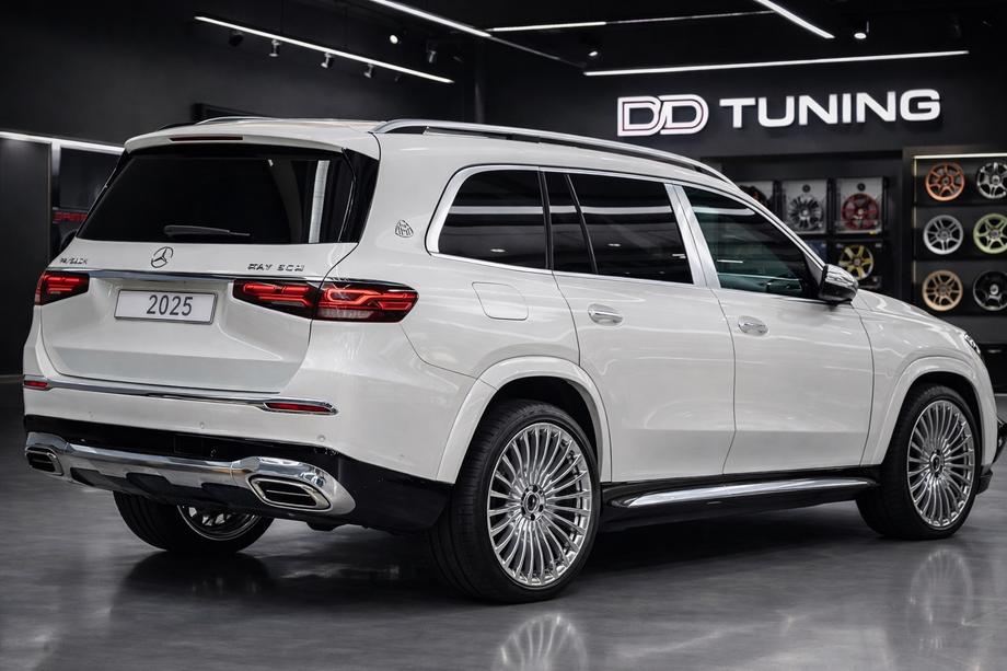 Mercedes GLS X167 2019- Heckstoßstange mit Diffusor Maybach GLS600 (2025-Design) Image