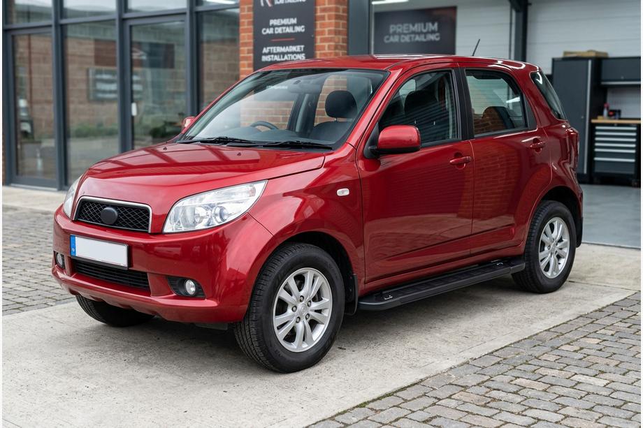 Daihatsu Terios 2006-2017 Seitenschweller RedLine Black (2 Stk., Aluminium) Image