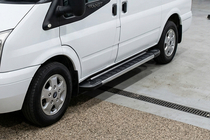 Ford Transit 2000–2014 Seitenschweller RedLine V1 (2 Stk., Aluminium) Foto 1