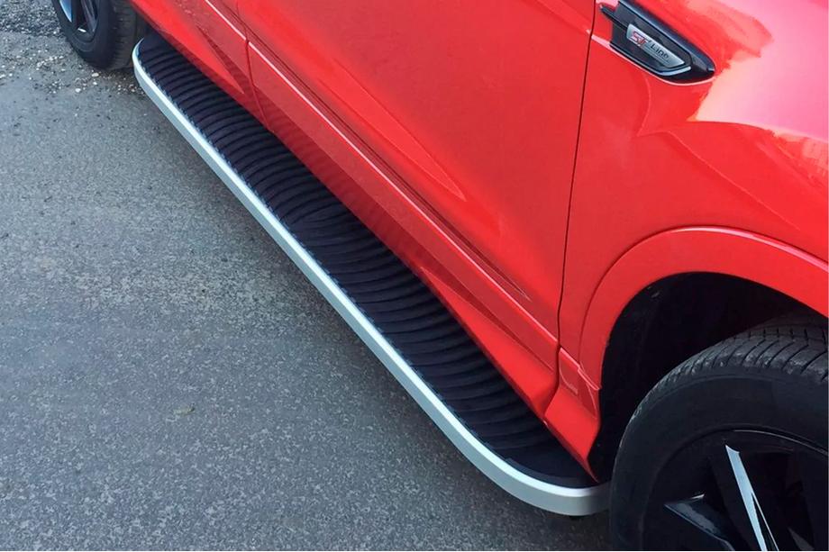 Ford Kuga/Escape 2013-2019 Seitenschweller Tayga Grey (2 Stk., Aluminium) Mit Zierleisten an den Türen Foto 9