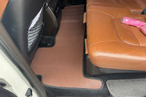 Toyota Land Cruiser 200 2007-2021 Gummimatten Carsuit (2007-2012, braun) Foto 3
