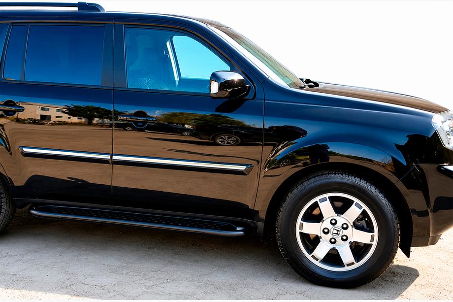 Honda Pilot 2008-2015 Trittbretter Allmond Black (2 Stk., Aluminium) Image