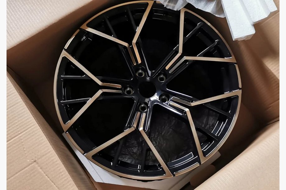 BMW 8 Series G14/G15/G16 2018- Geschmiedete OEM Felgen R20 V1 (4 Stk) Image