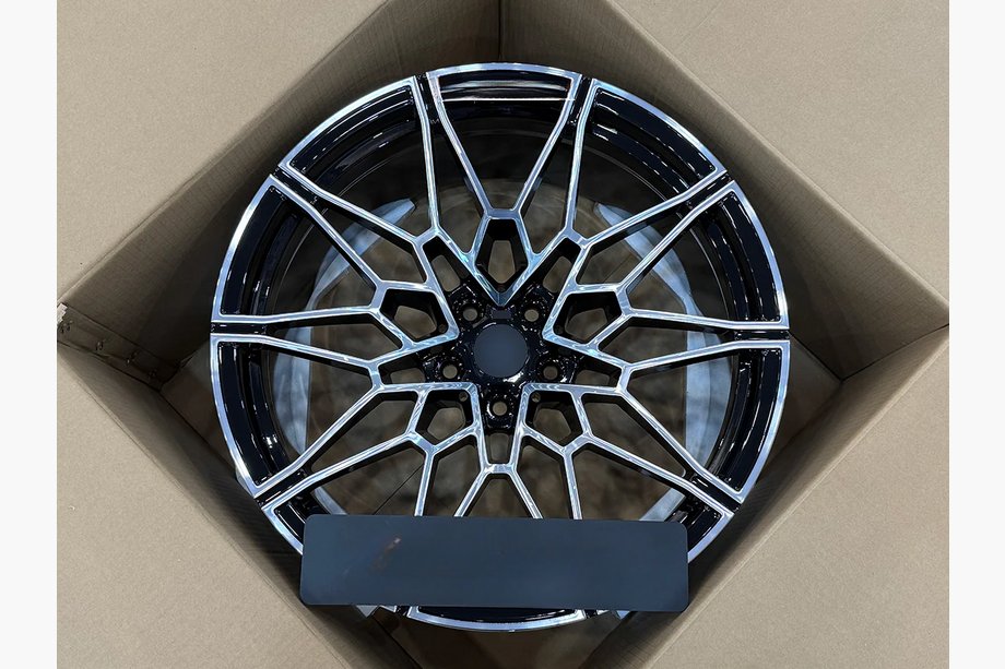 BMW 4 Series G22/23/26 2020- Geschmiedete OEM Felgen R19 R20 V6 (4 Stk) Image