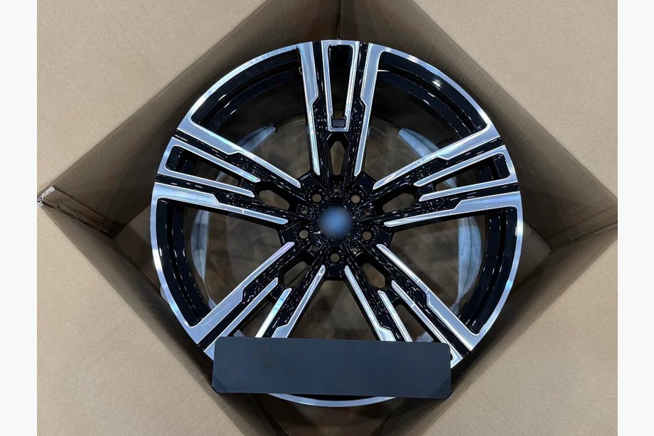 BMW 7 Series G70/G71 2022- Geschmiedete OEM-Felgen R21 (4 Stk) Image