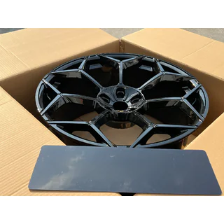 Geschmiedete Felgen OEM R23 V4 (4 Stk) Lamborghini Urus 2018- Foto 4