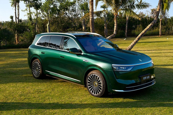 Test der elektrischen Version des SUV AITO M8