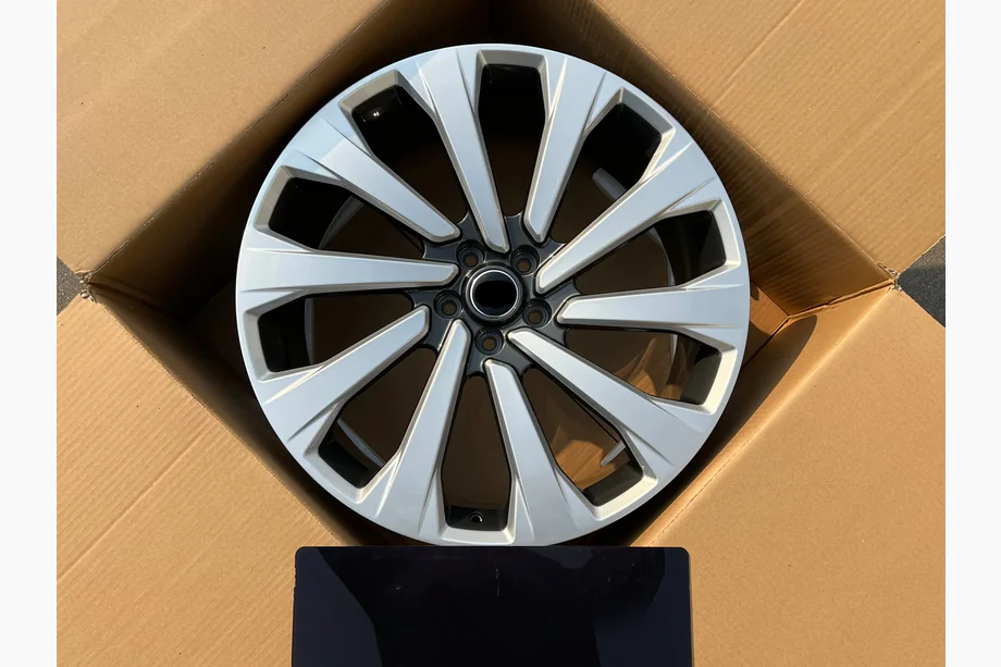 Range Rover V L460 2021- Geschmiedete OEM Felgen R23 R24 V2 (4 Stk) Image