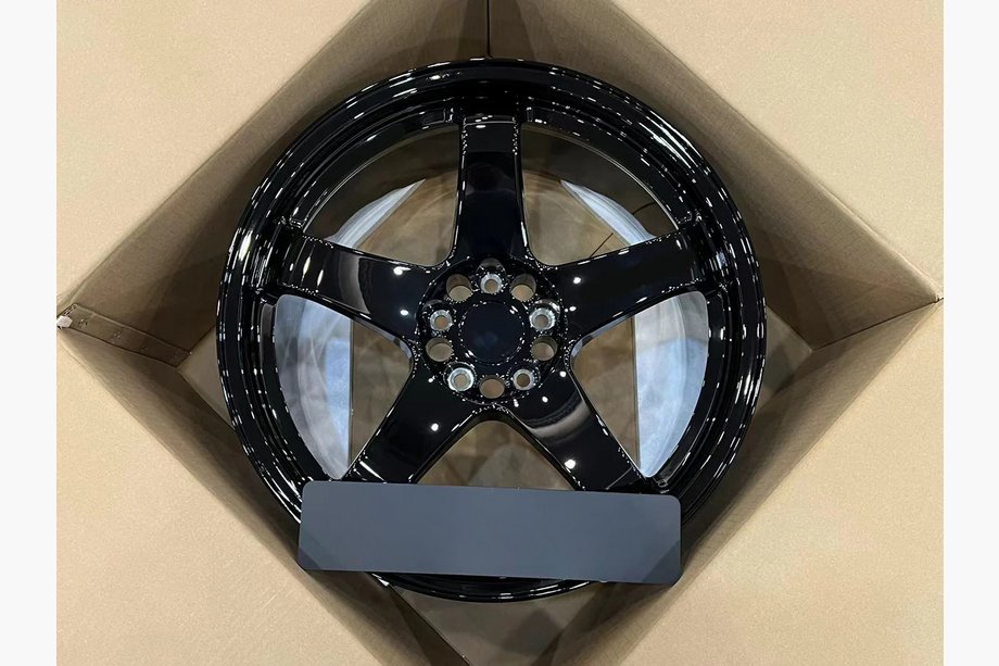 Nissan Skyline 1998-2002 Geschmiedete OEM Felgen R19 (4 Stk) Image