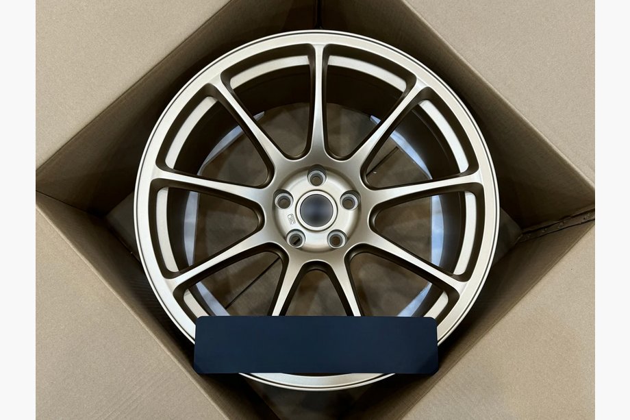 Nissan GT-R 2008-2025 Geschmiedete OEM R20 V2 Felgen (4 Stk) Foto 2