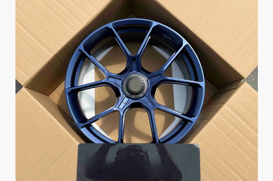 Porsche 911 (992) 2018– Geschmiedete OEM Felgen R20 R21 V6 (4 Stk) Image