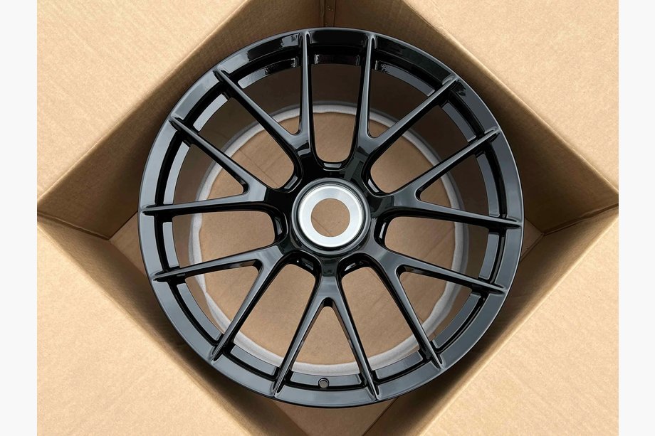 Porsche 911 (992) 2018– Geschmiedete OEM Felgen R20 R21 V12 (4 Stk) Image