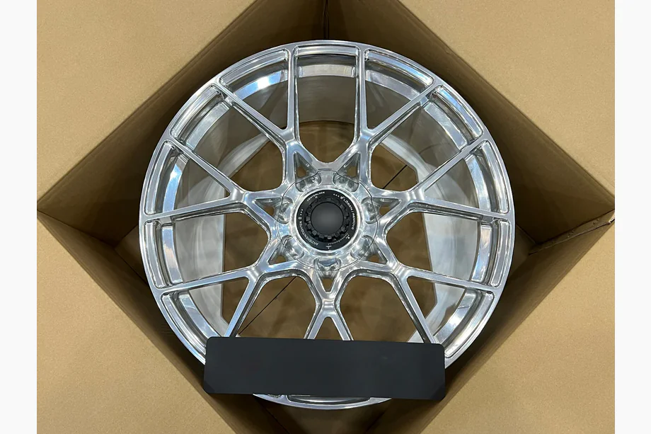 Porsche 911 (992) 2018– Geschmiedete OEM Felgen R20 R21 V16 (4 Stk) Image