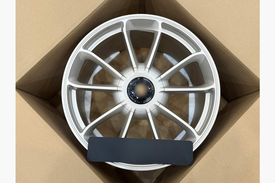 Porsche 911 (991) 2011–2019 Geschmiedete OEM Felgen R20 V3 (4 Stk) Image