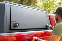 Ford Ranger 2011–2022 Laderaumabdeckung Omcap V2 Foto 3
