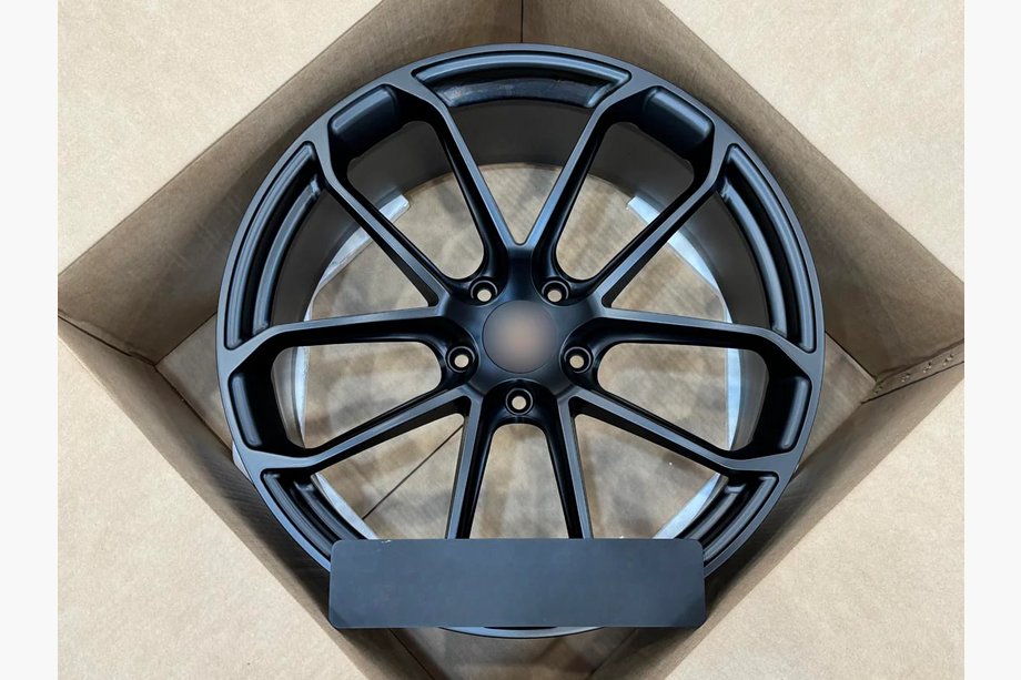 Porsche Cayenne 2018- Geschmiedete OEM Felgen R22 (4 Stk) Image