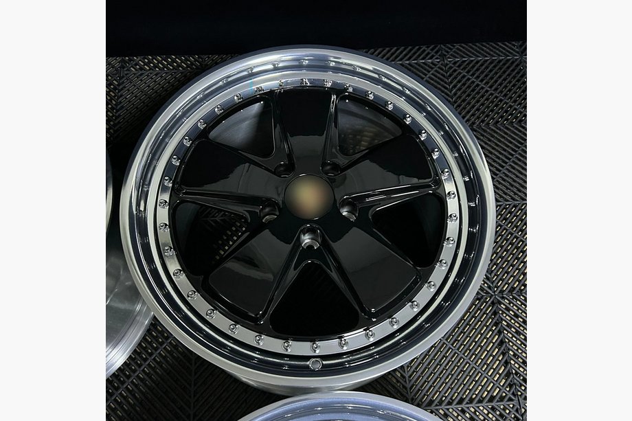 Porsche 911 (991) 2011–2019 Geschmiedete OEM Felgen R20 V5 (4 Stk) Image