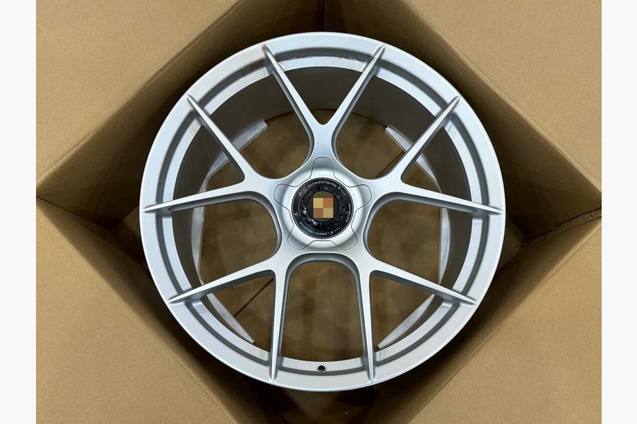 Porsche 911 (992) 2018– Geschmiedete OEM Felgen R20 R21 V39 (4 Stk) Image