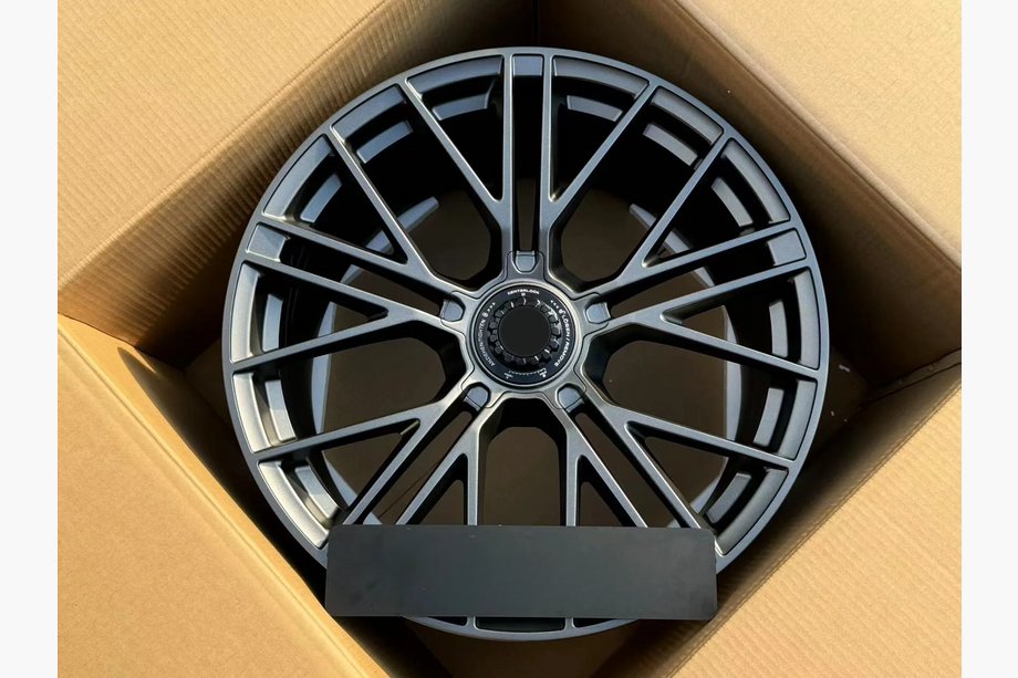 Porsche Panamera 2023– Geschmiedete Felgen OEM R21 V3 (4 Stk) Image