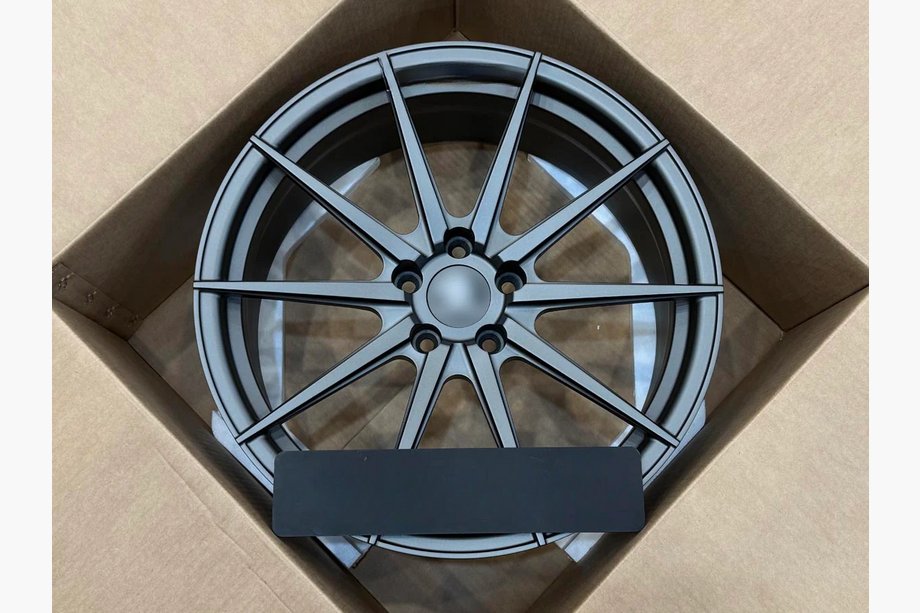 Skoda Superb 2015-2024 Geschmiedete OEM Felgen R19 (4 Stk) Image