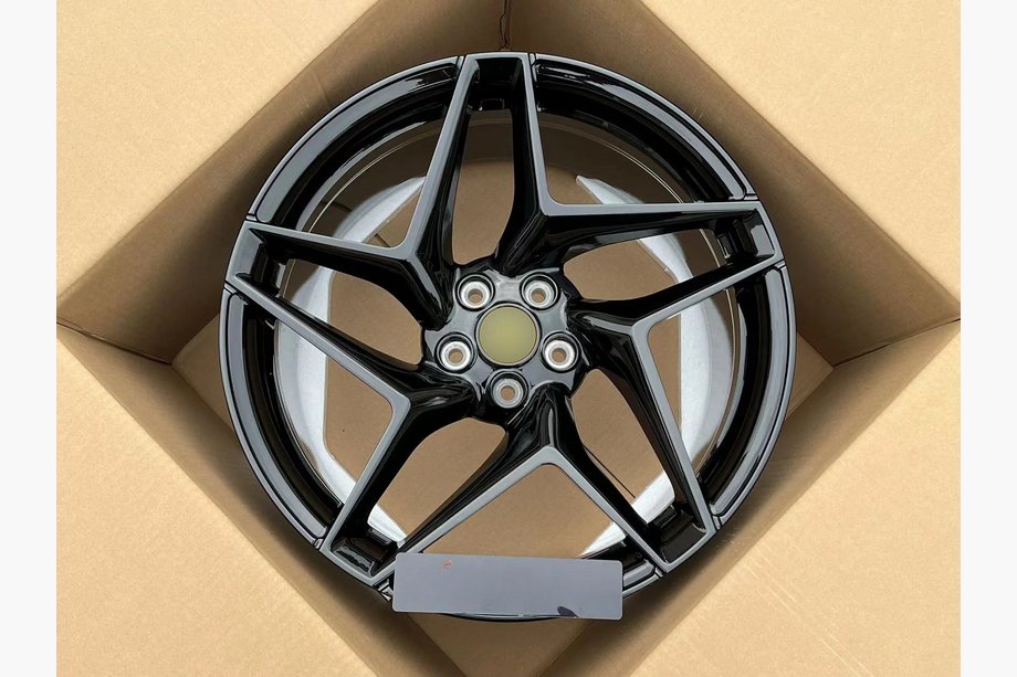 Ferrari 360 Geschmiedete OEM Felgen R19 V1 (4 Stk) Image