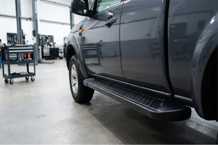 Mazda BT-50 2007-2012 Trittbretter Allmond Black (2 Stk., Aluminium) Image
