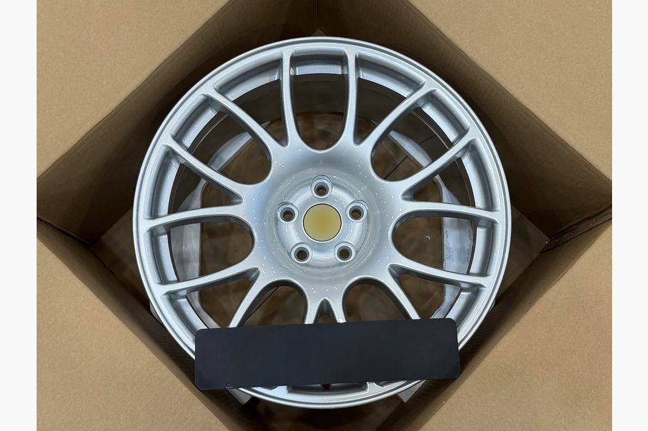 Ferrari 360 Geschmiedete OEM Felgen R19 V2 (4 Stk) Image
