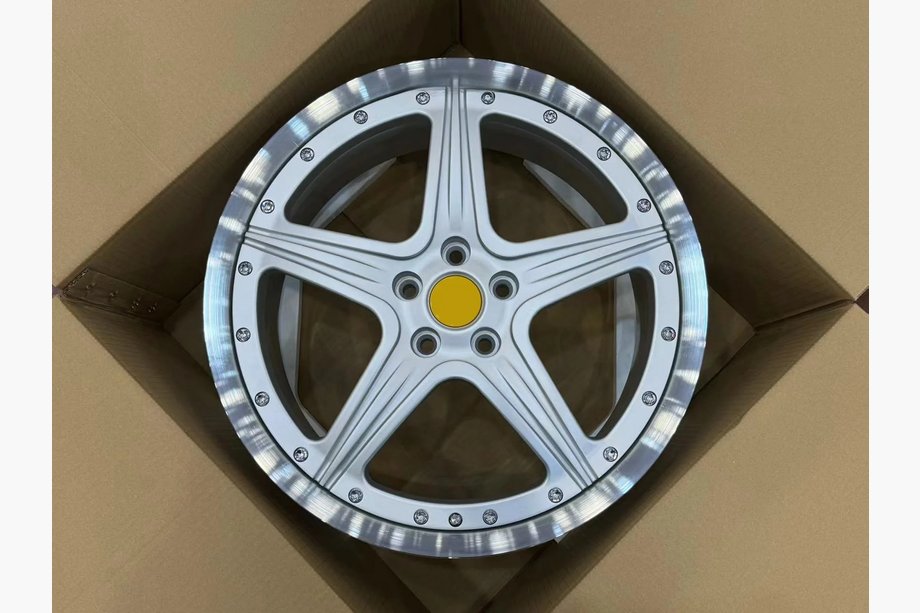 Lexus LFA 2010–2013 Geschmiedete OEM Felgen R20 V3 (4 Stk) Image